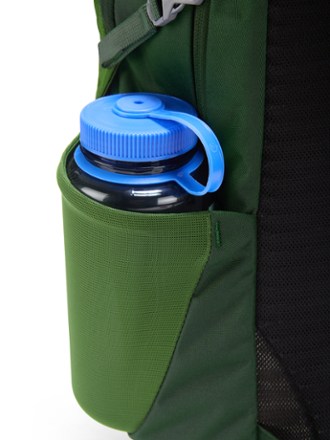 Osprey Daylite Plus Pack Water bottle pocket (Water bottle sold separately)