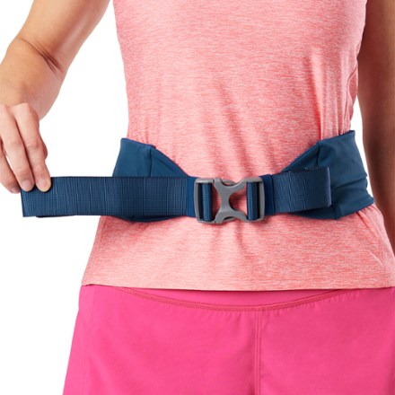 Nathan Adjustable Fit Zipster 2.0 Running Belt 4