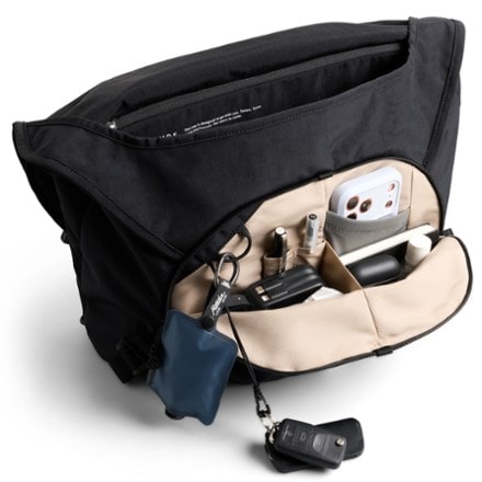 Bellroy Venture Messenger Bag - 16" 3