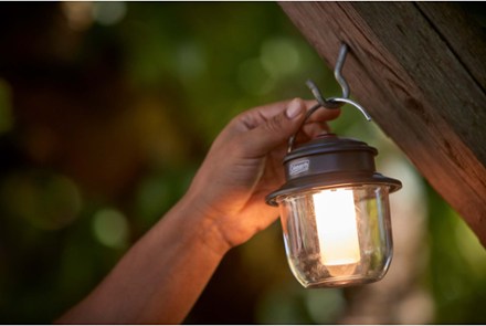 Coleman Classic 400 Lumens Recharge LED Lantern 8