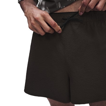 On Performance Volt Shorts - Men's 6