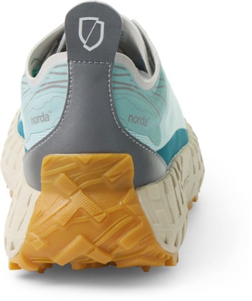 001 Trail-Running Shoes - Women's
