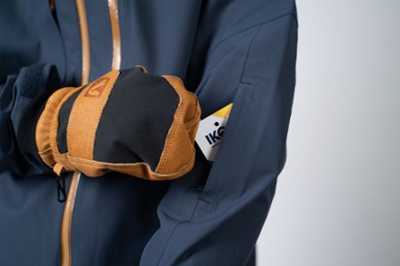 Flylow Quantum Pro Jacket - Men's 4