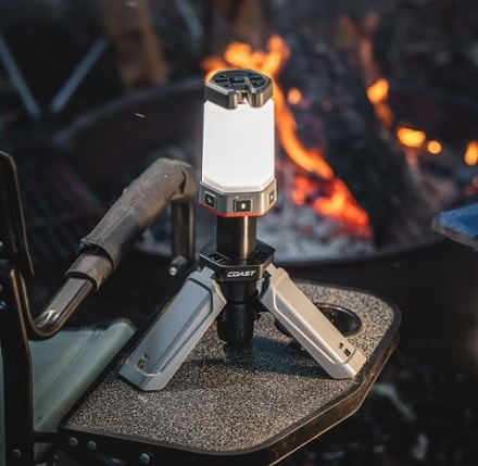 Coast EAL75R 2000 Lumen Voice-Control Rechargeable Telescoping Lantern 6