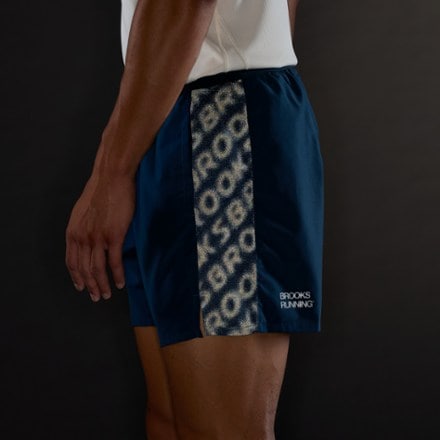 Brooks Dash Reflective Shorts 6" - Men's 5