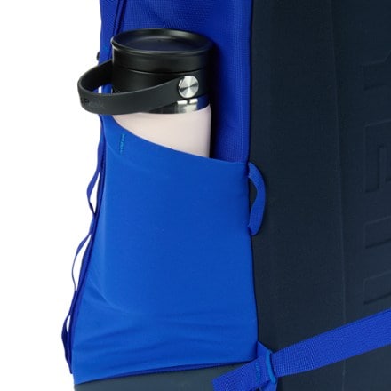YETI Palo 20 L Active Pack Water bottle pocket (Water bottle sold separately)