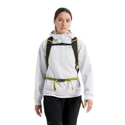 Arc'teryx Mantis 16 Pack 2