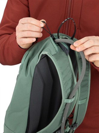Osprey Glade 12 Hydration Pack 7