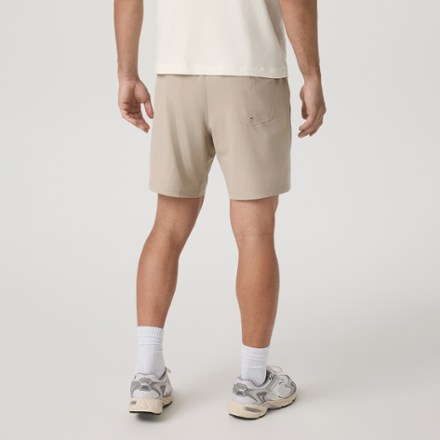 Vuori Kore Lined Shorts - Men's 7" Inseam 2