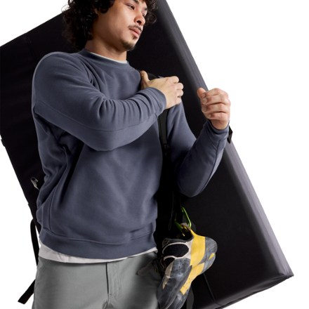 Arc'teryx Emblem Fleece Crew - Men's 5