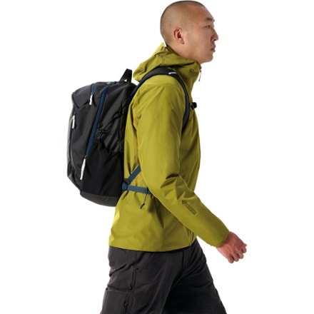 Arc'teryx Mantis 26 L Pack 3