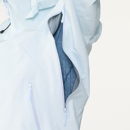 Arc'teryx Beta AR Jacket - Women's 5