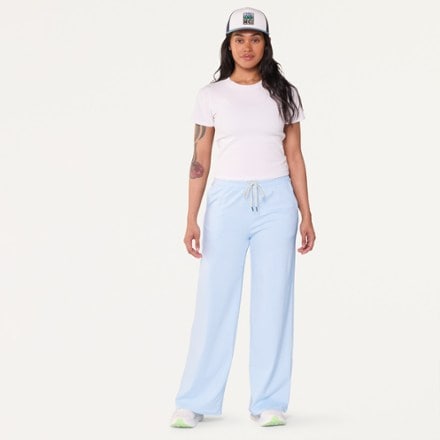 Vuori Halo Essential Wideleg Pants - Women's 3