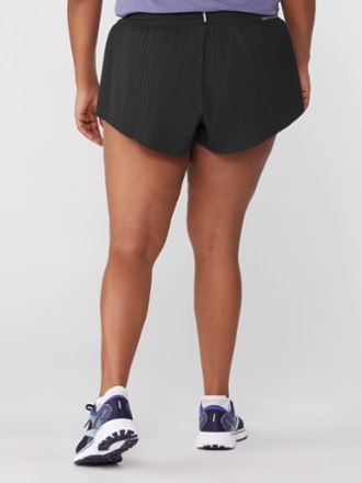 Nike AeroSwift Shorts - Women's 4