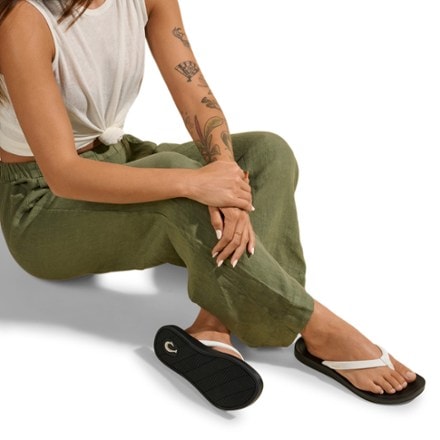 OluKai Uiki Flip-Flops - Women's 5
