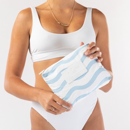 ALOHA Collection Vagues Small Pouch in Salt 1
