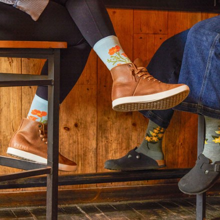 Darn Tough Blossom Crew Lightweight Lifestyle Socks - Women's 2