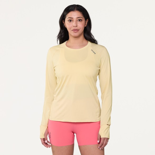 Model info: Height: 5' 6" | Chest: 34" | Waist: 28" | Wearing size: M