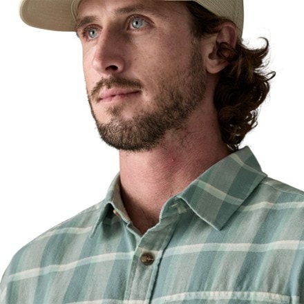 Patagonia Long-Sleeve Lightweight Fjord Flannel Shirt - Men's 5