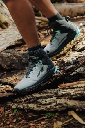 Altra Lone Peak 9 Waterproof Mid Hiking Boots - Women's 10