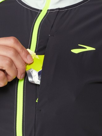 brooks running jacket