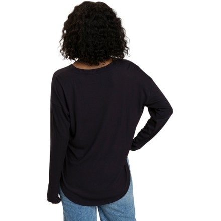 Threads 4 Thought Rhayne Feather Rib Long-Sleeve V-Neck Shirt - Women's 1