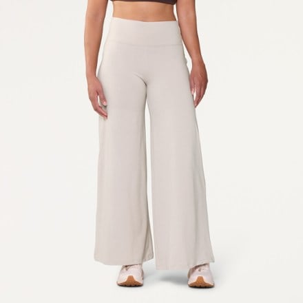 Vuori Halo Easy Wideleg Pants - Women's 1