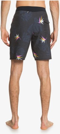 Quiksilver Highline Paradise Board Shorts - Men's 19" Outseam 2