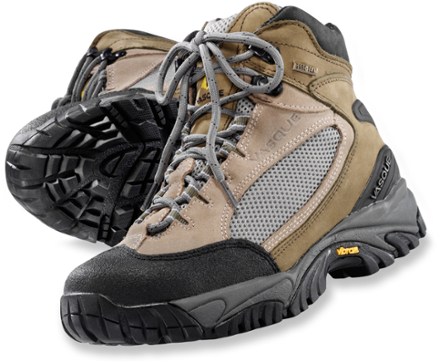 vasque narrow hiking boots