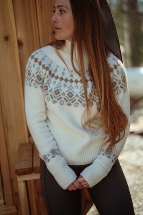 Location Image for Alpina Sweater - Women's