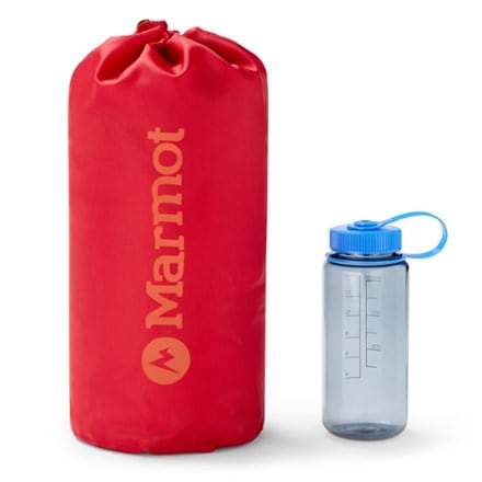 Marmot Lost Coast 40 Sleeping Bag Water bottle not included