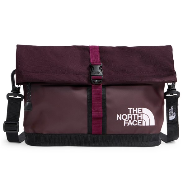 Product Image of color Deep Burgundy/Tnf Black