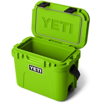 YETI Roadie 15 Hard Cooler 4