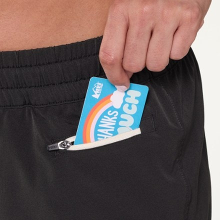 Vuori Clementine 4" Shorts - Women's 4