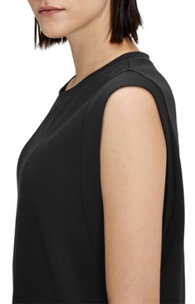 On Focus Crop Top - Women's 5