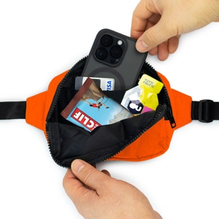 Amphipod RunBright R3 Express Convertible Pack 2