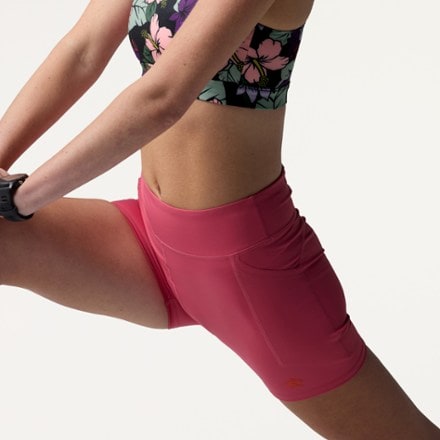 rabbit Speed Leggy 4" Shorts - Women's 6