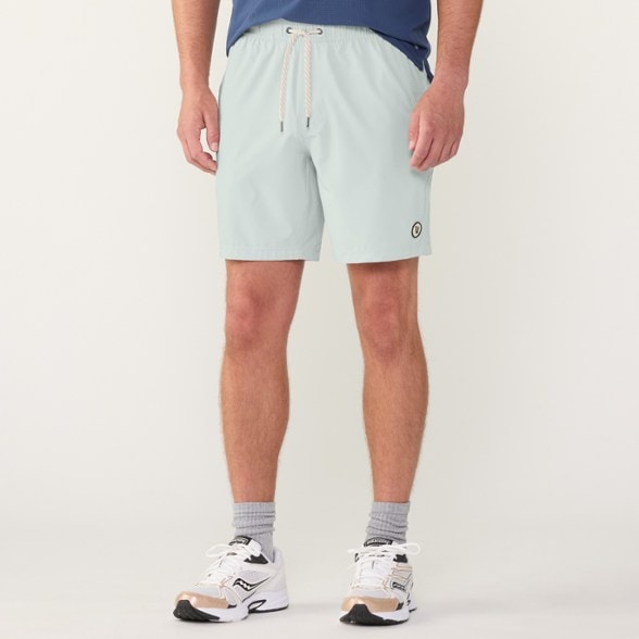 Model info: Height: 6'1" | Waist: 32" | Inseam: 32" | Wearing size: M