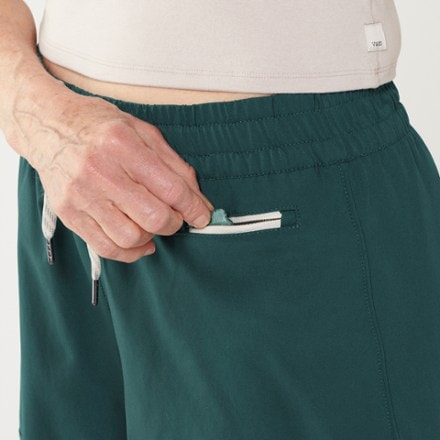 Vuori Clementine 2.0 Shorts - Women's 4" Inseam 6