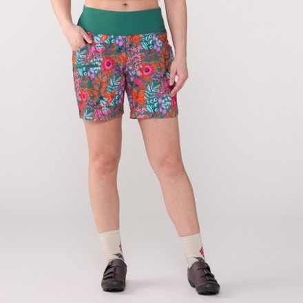 SHREDLY Limitless Stretch Waistband High-Rise Bike Shorts - Women's 1