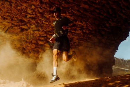 Location Image for 002 Trail-Running Shoes - Men's