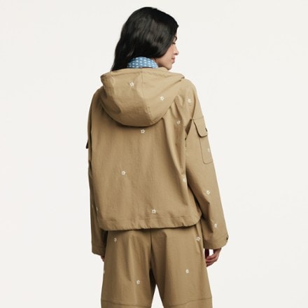 THE GREAT. OUTDOORS Embroidered Crop Trailhead Pullover - Women's 2