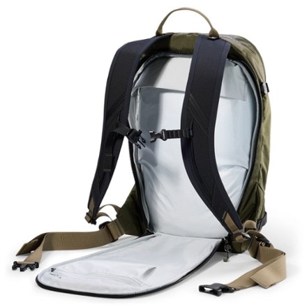 Arc'teryx Quintic 16 Pack 4