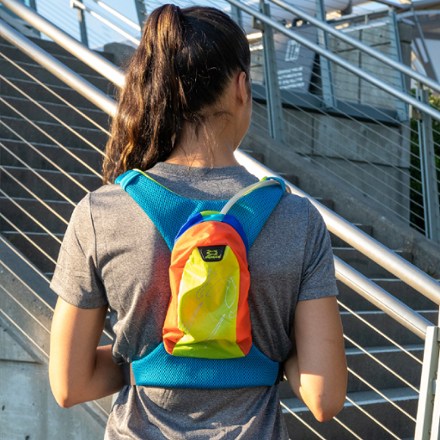 Amphipod PureRun UltraLight Hydration Vest 2