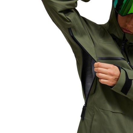 Peak Performance Alpine GTX Jacket - Women's 6