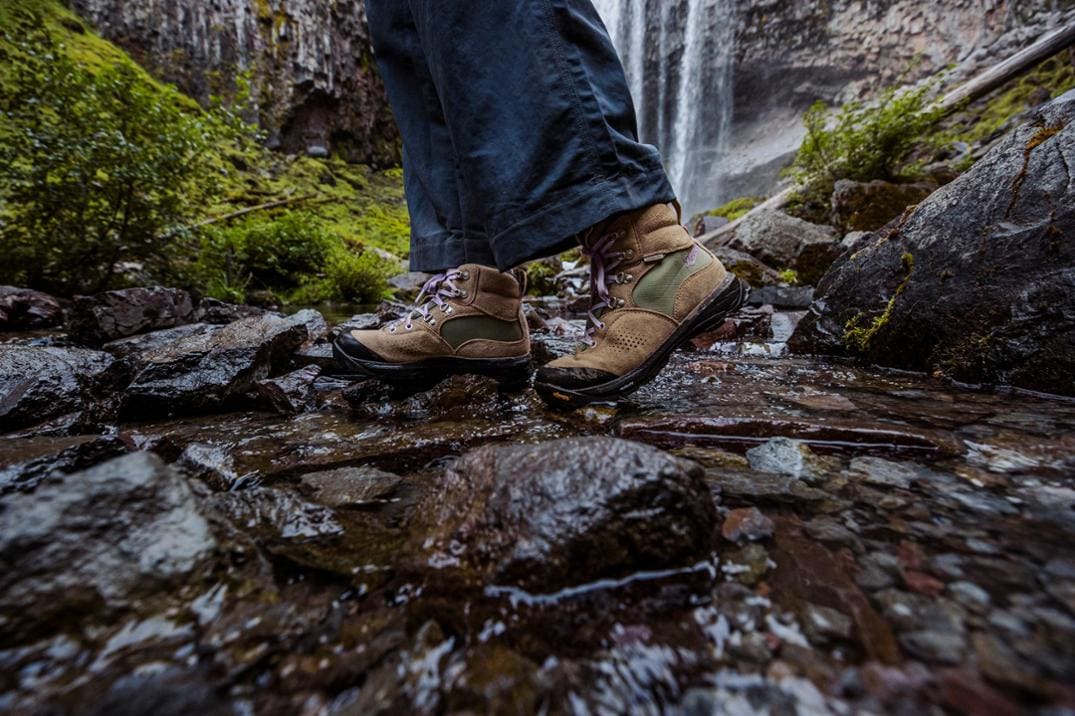 Location Image for Inquire Mid Hiking Boots - Women's