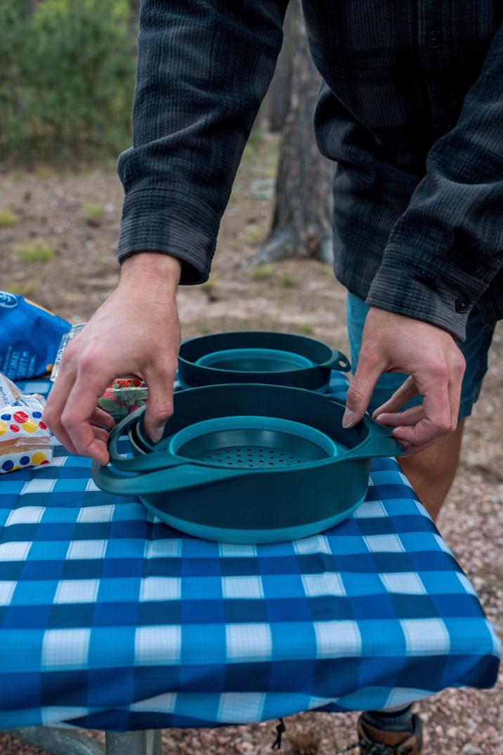 Location Image for Flat Pack Collapsible Bowls & Strainer Set