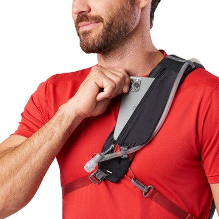 Nathan Limitless 8-Liter Sling Pack 3
