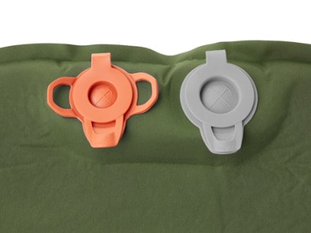 REI Co-op Trailmade Self-Inflating Sleeping Pad Air valve (Fresh Fig)