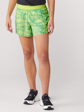 Janji Cadence 4 Shorts - Women's